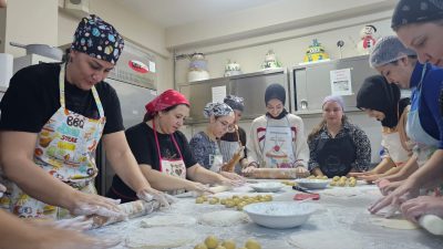 Bandırma Halk Eğitim Merkezi’nde düzenlenen pastacılık çırağı kursunda, geleneksel Türk