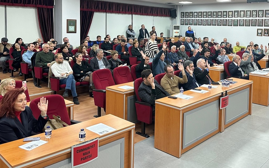 Meclisin tarla satış kararı mahkemeye mi taşınacak? Geçtiğimiz perşembe günü Bandırma Belediye Meclisi’nde tarlaların satışıyla ilgili encümene