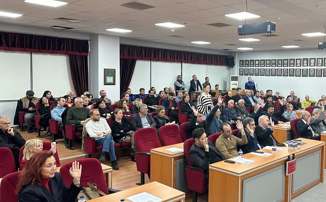 Bandırma CHP’de yeni disiplin dilekçesi ama Mirza yok! 5 CHP üyesinin disipline verilmesi talebiyle ilçe örgütüne verilen dilekçelere