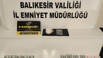 Balıkesir’de narkotik ekipleri tarafından yapılan operasyonda uyuşturucu madde ticareti yapan