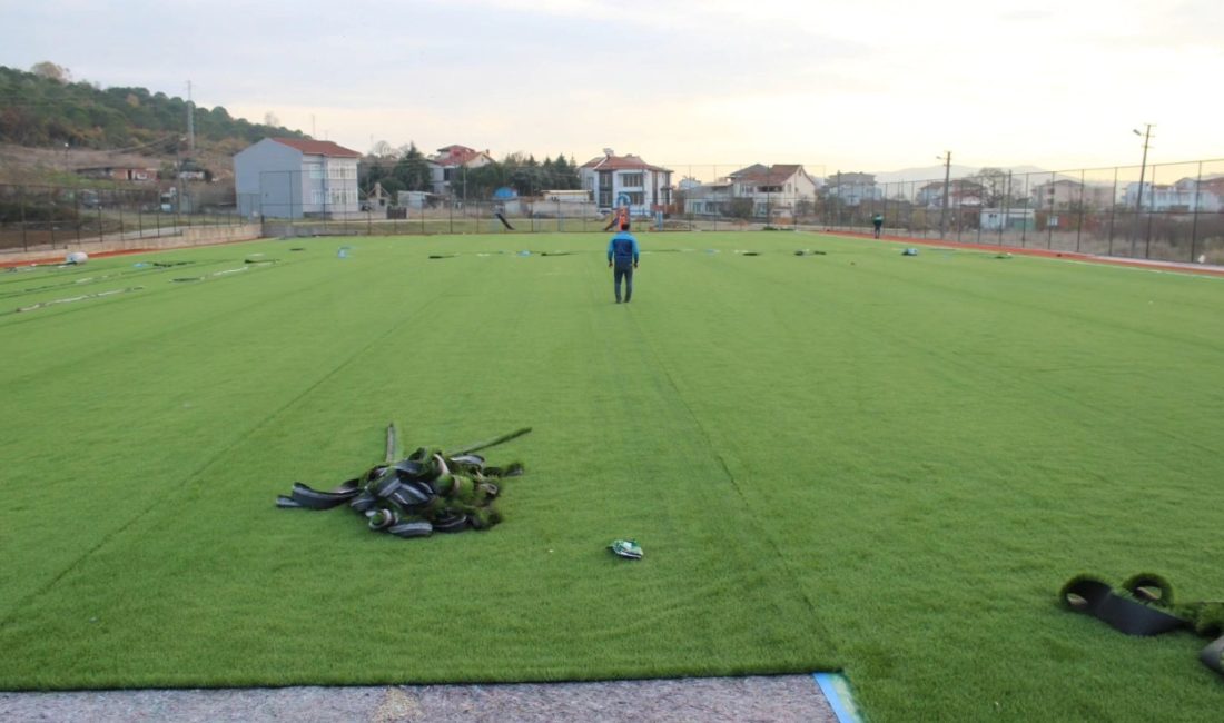 Susurluk’a yeni futbol sahası kazandırılıyor Gençlik ve Spor Bakanlığı tarafından Susurluk’a kazandırılan Karşıyaka Sentetik Futbol
