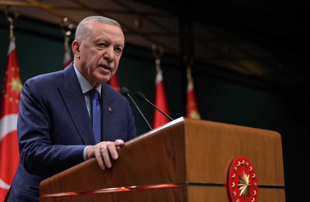 Cumhurbaşkanı Erdoğan: “Türkiye’nin uzattığı elin değeri bilinmedi” Cumhurbaşkanı Recep Tayyip Erdoğan, Suriye ihtilafını diyalog yoluyla çözme çağrılarının