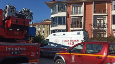 Edremit’te çıkan ev yangınına Balıkesir Büyükşehir Belediyesi İtfaiyesi müdahale etti.