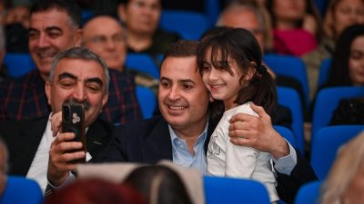 Balıkesir Büyükşehir Belediye Başkanı Ahmet Akın, İzmir Balıkesirliler Derneği’nin düzenlediği