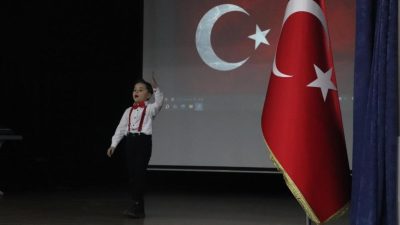 Balıkesir’de düzenlenen ve milli ruhun coşkuyla yaşandığı İstiklal Marşı’nın Kabulü
