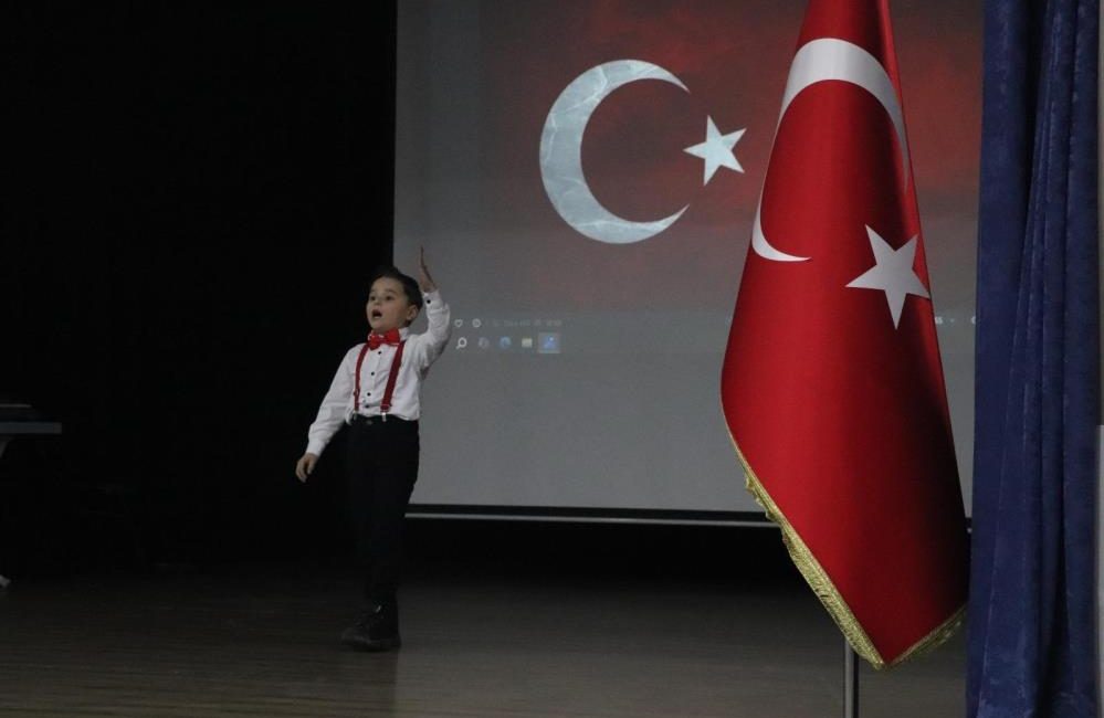 Balıkesir’de düzenlenen ve milli ruhun coşkuyla yaşandığı İstiklal Marşı’nın Kabulü