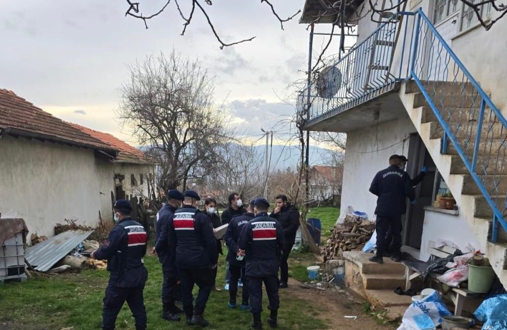 Sobadan sızan gaz yaşlı çiftin ölümüne neden oldu Dursunbey’de 2 gündür haber alınamayan Ali Koru (87) ve Fatma