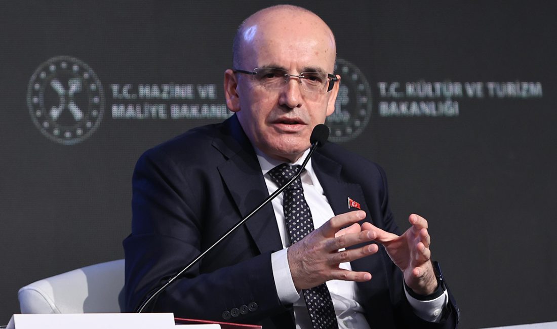 Bakan Şimşek 2024 yılını değerlendirdi Hazine ve Maliye Bakanı Mehmet Şimşek, 2024 yılı ekonomi verilerine