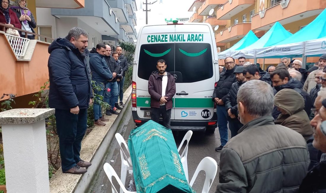 Kazada hayatını kaybeden 2 kişi son yolculuğuna uğurlanıyor Balıkesir’de kazada hayatını kaybeden 2 kişi son yolculuğuna uğurlanıyor. Balıkesir’in