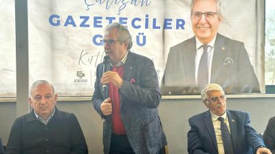 Gazetecilerle bir araya gelen Bandırma Belediye Başkanı Dursun Mirza, Askeri
