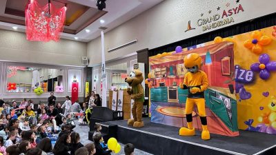Yarıyıl tatilini coşkuyla geçiren minikler, Bandırma Belediyesi’nin düzenlediği Yarıyıl Şenliği’nde