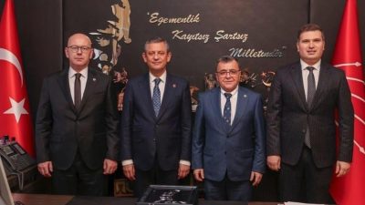 Altıeylül Belediye Başkanı Hakan Şehirli CHP Genel Başkanı Özgür Özel’i