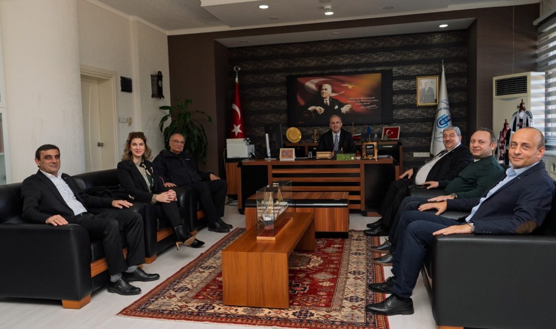 Yeni MÜSİAD Bandırma Şubesi Başkanı Bağcı’dan Rektör Boz’a ziyaret Görevine yeni başlayan MÜSİAD Bandırma Şube Başkanı Mustafa Bağcı, Bandırma