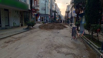 Erdek Yalı Mahallesi’nde yapılan kanalizasyon çalışmaları sırasında doğalgaz borusunun patlaması