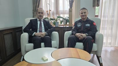 Bandırma’ya ziyaret programı düzenleyen Türkiye’nin ilk astronotu Alper Gezeravcı, Kaymakam