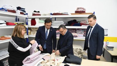 Altıeylül Belediye Başkanı Hakan Şehirli, Sındırgı ilçesine gerçekleştirdiği ziyaret kapsamında