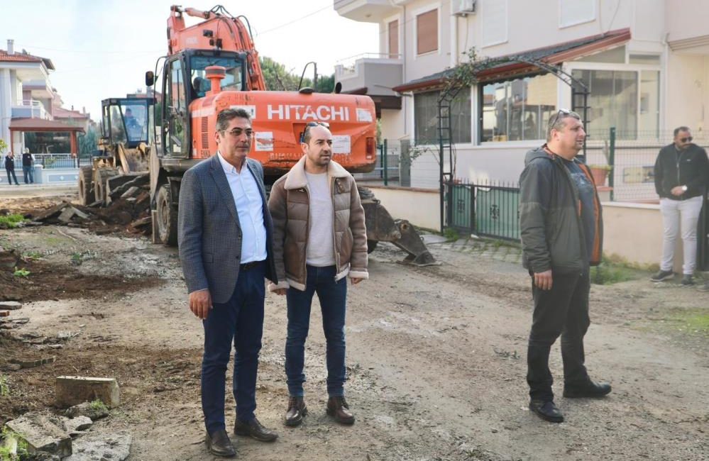 Burhaniye de kapsamlı yol yenilime çalışmaları başladı Burhaniye Belediyesi Fen İşleri Müdürlüğü ekipleri, ilçe genelinde kapsamlı yol