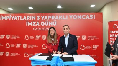  Balıkesir Büyükşehir Belediye Başkanı Ahmet Akın, milli güreşçi Yasemin Adar