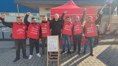 DEVA Partisi Bandırma İlçe Başkanı Umut Kanar ve parti üyeleri,