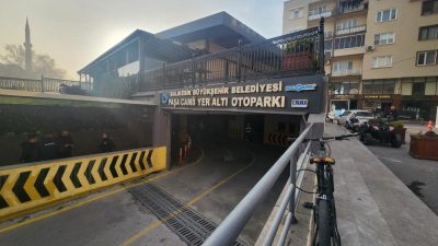 Balıkesir’de yer altı otoparkında bulunan trafoda yaşanan patlama kısa süreli