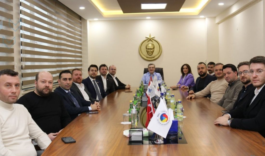 Genç Girişimciler Bandırma’daki projeleri değerlendirdi TOBB Balıkesir İl İcra Kurulu ile toplantı yapan Bandırma Genç