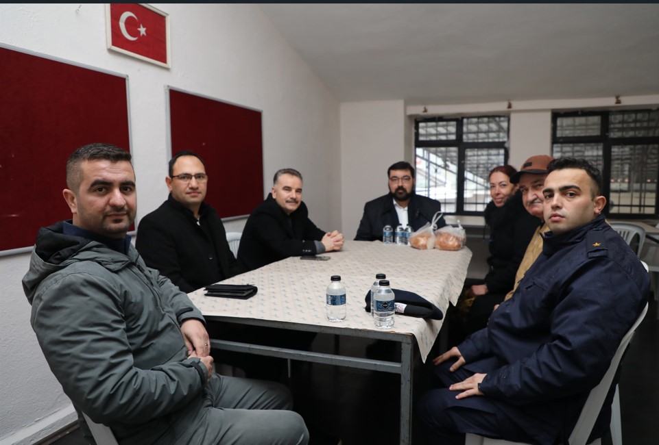 Kaymakam Odabaş, şehit Ali Çakır’ın hayır yemeğine katıldı 1950 yılında şehit düşen Şehit Ali Çakır’ın anısına Mehmetalan Mahallesinde