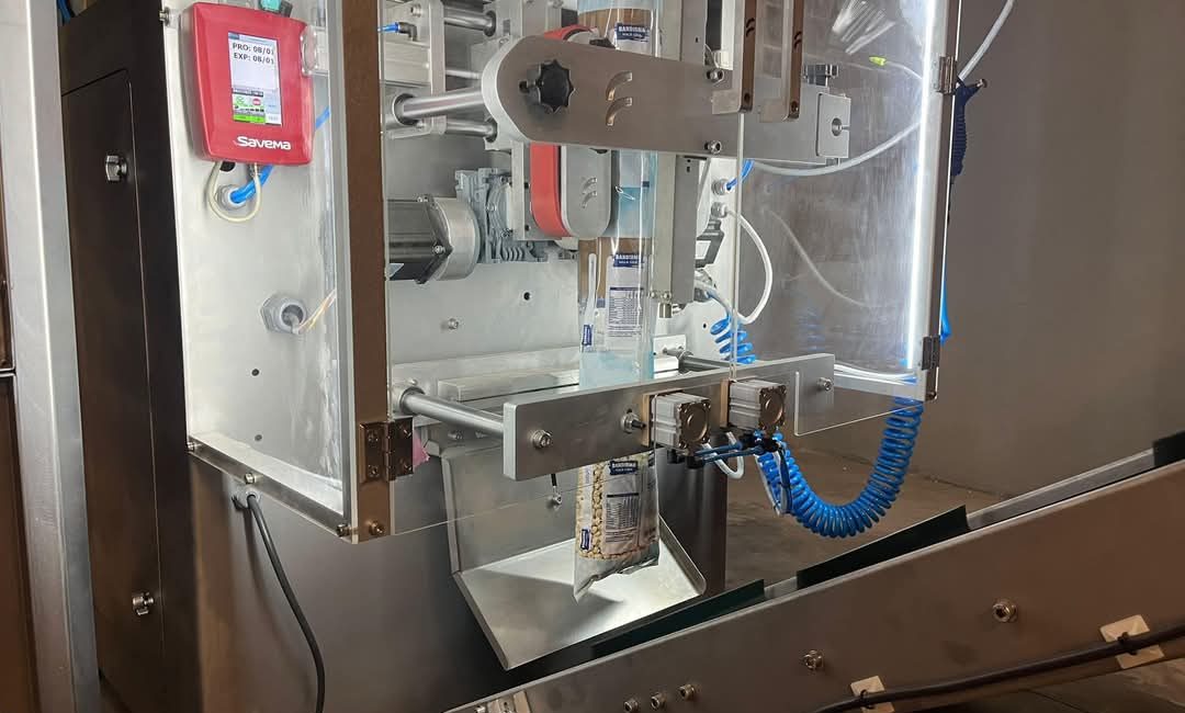 BANDIRMA BELEDİYESİ SOSYAL MARKETTE YENİLİK: KURU GIDA PAKETLEME MAKİNESİ HİZMETTE Bandırma Belediyesi Sosyal Marketine kazandırdığı kuru gıda paketleme makinesi ile