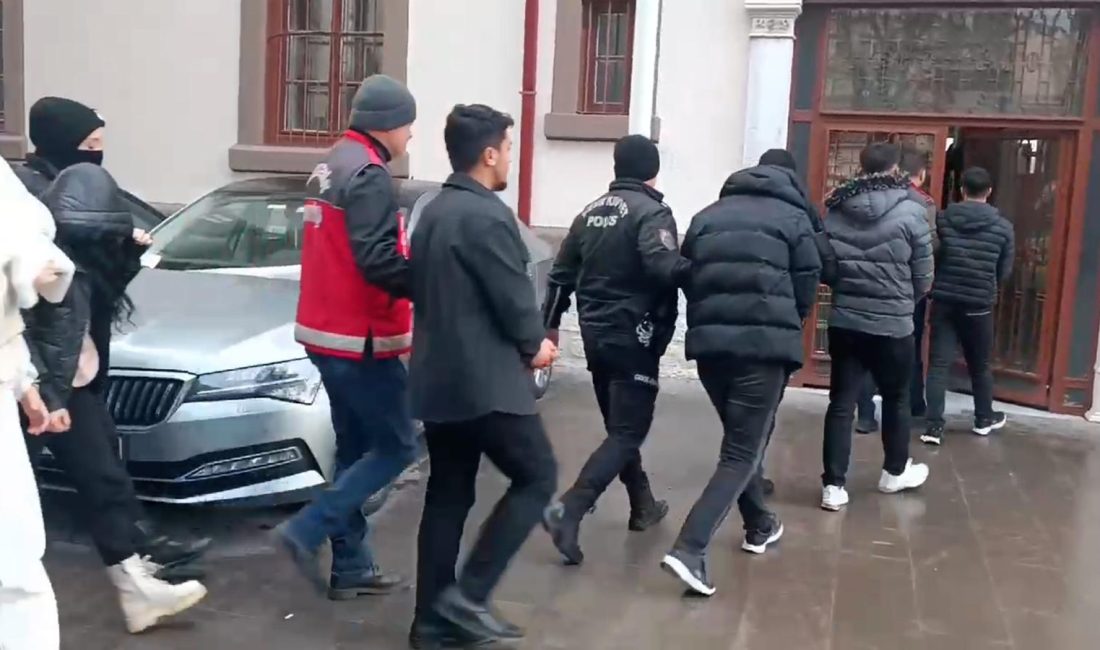 Sahte ilan çetesi çökertildi: 3 milyonluk vurgun son buldu Balıkesir Asayiş Şube Müdürlüğü Dolandırıcılık Büro Amirliği ekipleri, internet siteleri