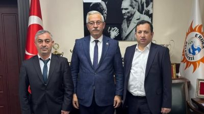 Manyas Belediye Başkanı Ahmet Duru, Erdek Belediye Başkanı Burhan Karışık’ı