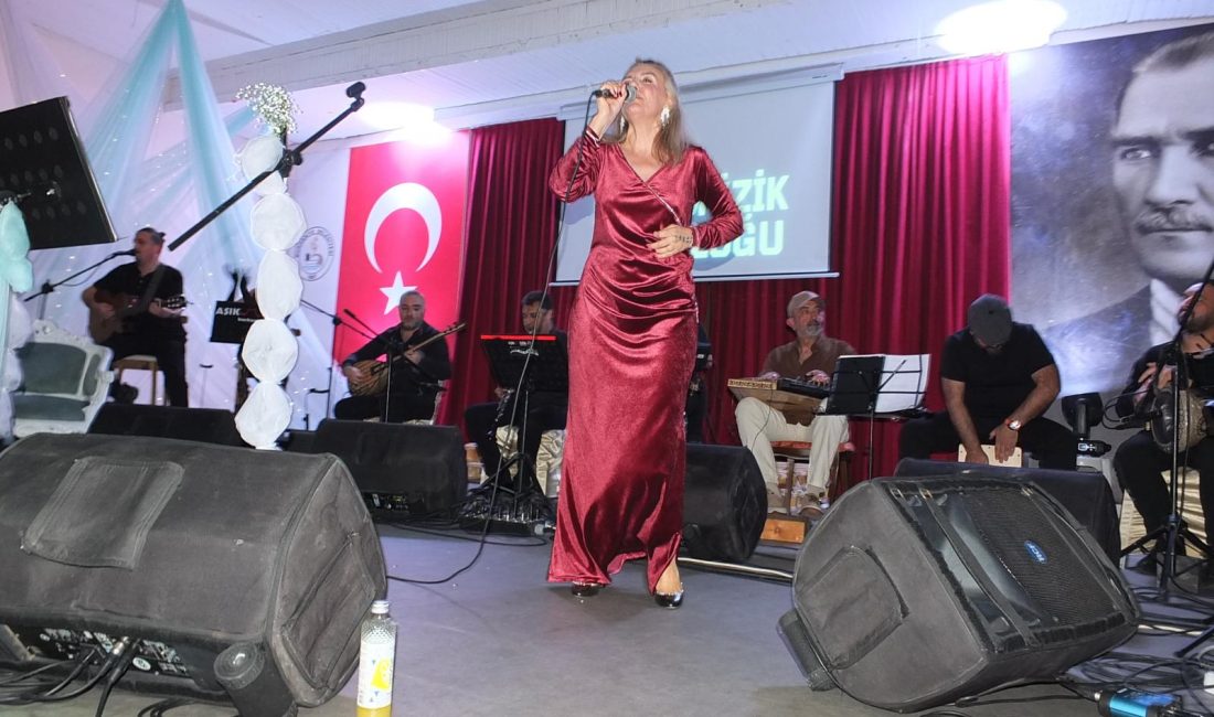 Bu konserin geliri öğrencilere burs olacak Türk Anneler Derneği Burhaniye Şubesi’nin öncülüğünde Neva Müzik Topluluğu’nun düzenlediği