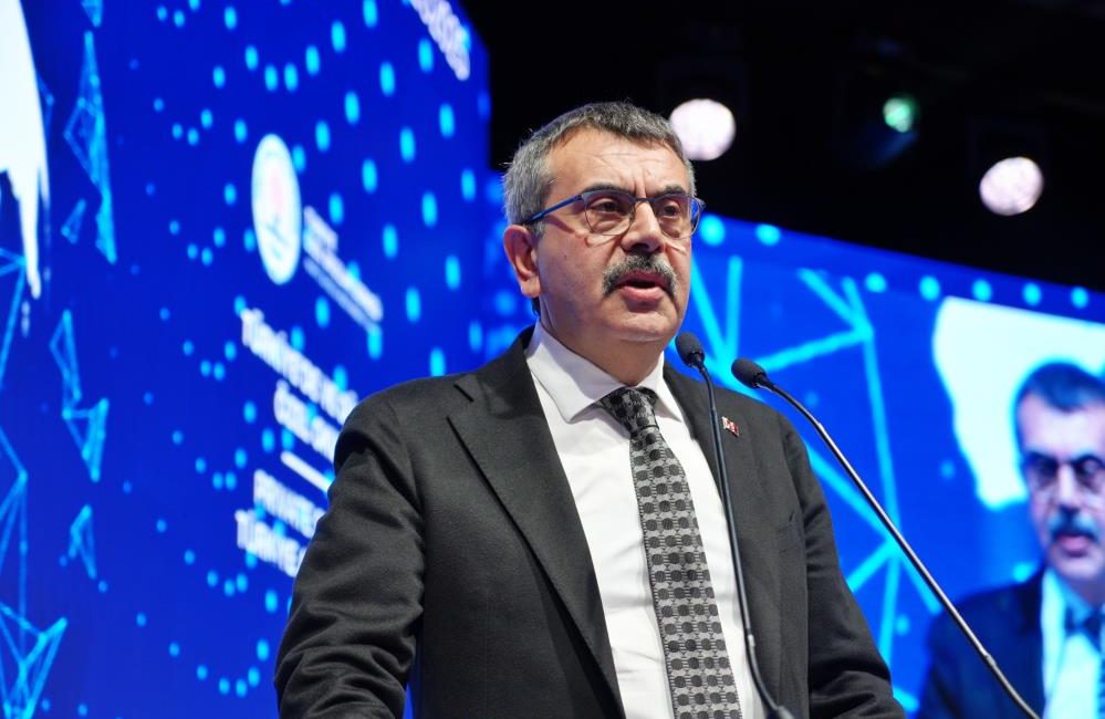 Milli Eğitim Bakanı Yusuf Tekin, özel okullarda fahiş fiyat uygulayan,