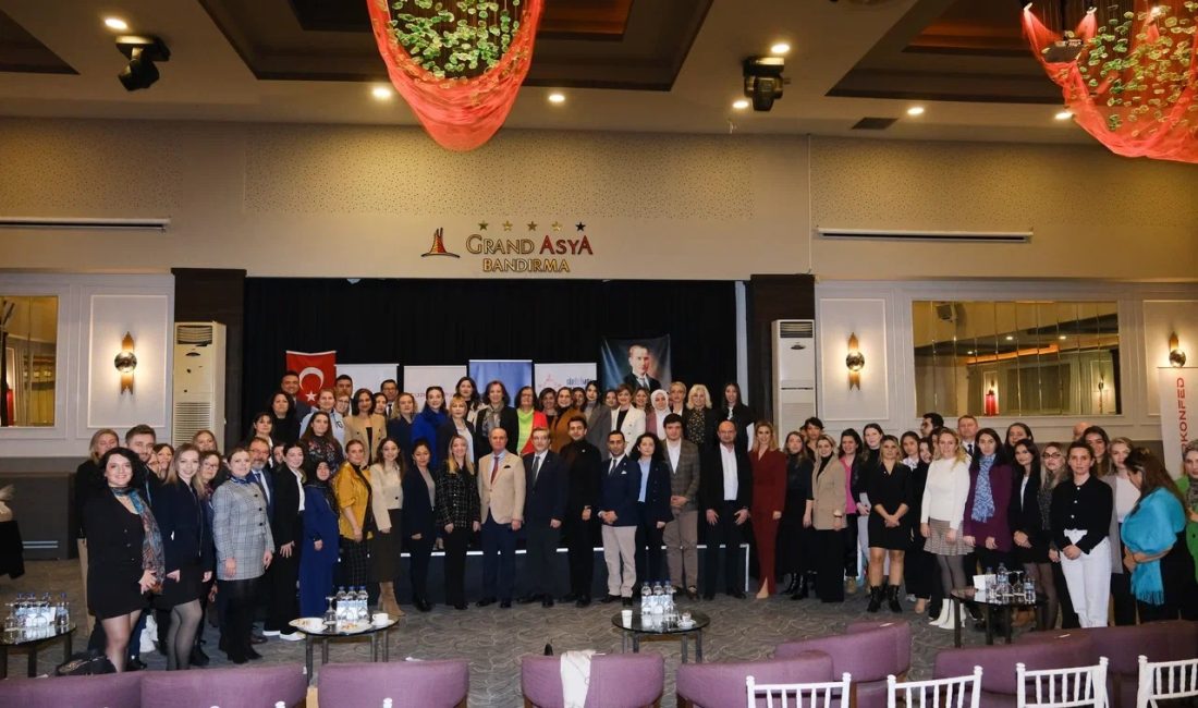 Bandırma’da kadın girişimciler İlham Buluşması’nda bir araya geldi TÜRKONFED’in Girişimde Kadın Gücü Projesi kapsamında düzenlenen İlham Buluşmaları, Bandırma’da