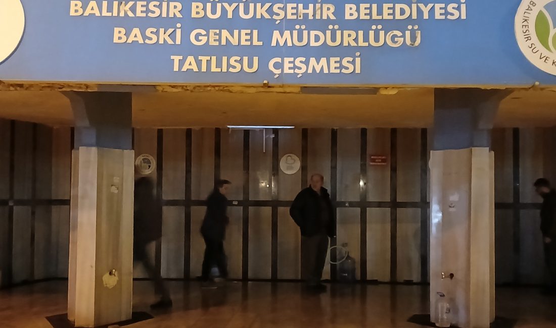 TATLISU ÇEŞMESİ KARANLIKTA KALDI Özellikle içme su fiyatlarının giderek yükselmesi sonunda tatlısu çeşmesi giderek