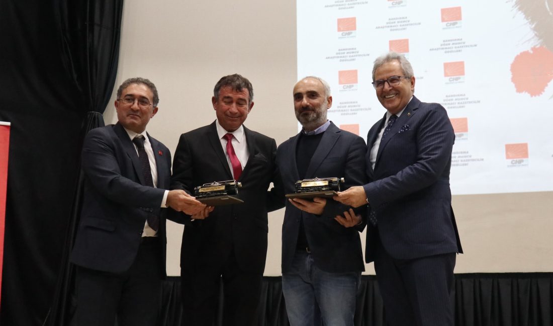 Bandırma’da Uğur Mumcu ve basın şehitleri anıldı Cumhuriyet Halk Partisi Bandırma İlçe Örgütü tarafından düzenlenen “Uğur Mumcu