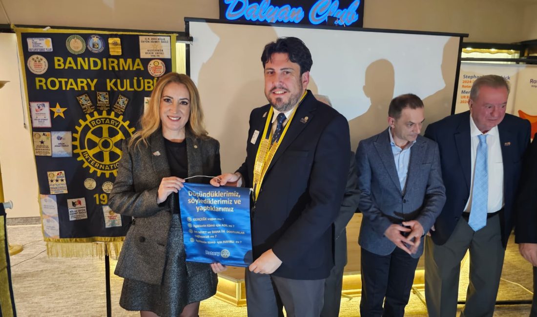 Bandırma Rotary Kulübü’nden “Meslek Hizmet Ödül Töreni” Bandırma Rotary Kulübü’nün gerçekleştirdiği törende kulüp faaliyetleri ve projeler de
