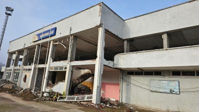 Bandırma Gar binasında, deprem güvenliği için başlatılan güçlendirme çalışmalarının 15