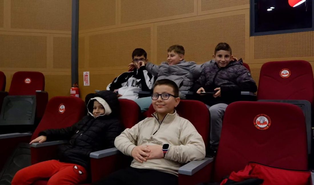 Susurluk’ta yetişkin ve çocukların sömestr tatilini keyifle geçirmeleri için sinema
