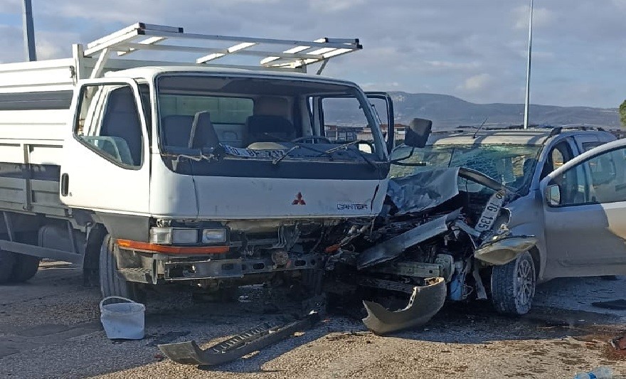Gönen-Manyas çevre yolunda trafik kazası: 1 kişi yaralandı Gönen ilçesi Manyas çevre yolunda meydana gelen trafik kazasında bir
