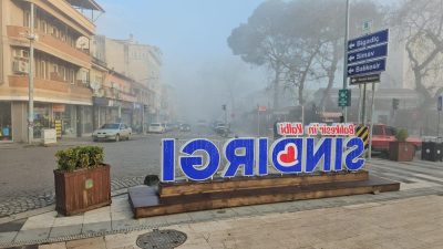 Sındırgı’da gece boyunca devam eden yağmur sonrasında sabah saatlerinde ilçe