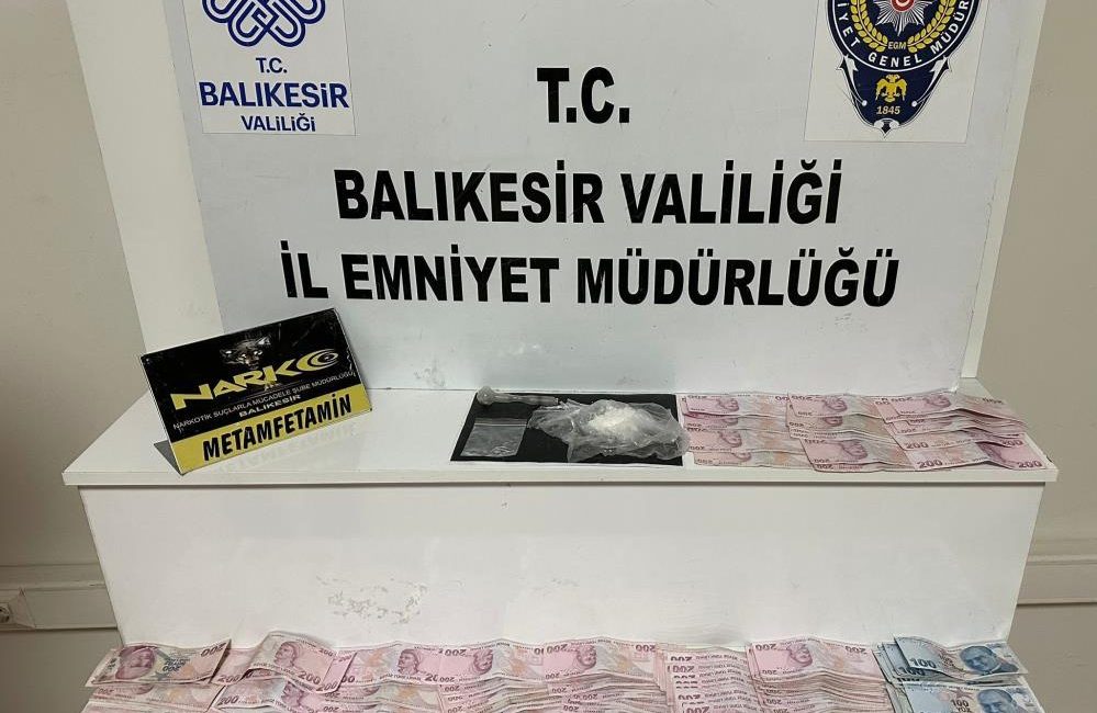 Balıkesir’de polis ekipleri tarafından yapılan uyuşturucu operasyonunda uyuşturucu madde ticareti