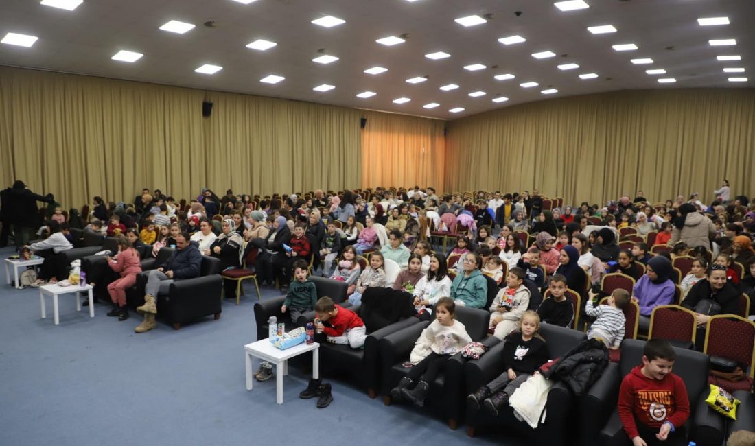 Gönen’de çocuklar tatili sinema ile değerlendirdi Gönen Belediyesi tarafından yarıyıl tatilinde Ömer Seyfettin Kültür Merkezi’nde düzenlenen