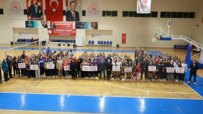  Burhaniye Belediyesi tarafından düzenlenen Midi ve Yıldız Kızlar Voleybol Turnuvası,