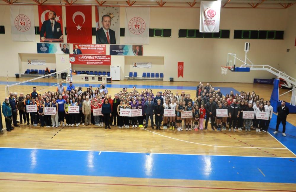  Burhaniye Belediyesi tarafından düzenlenen Midi ve Yıldız Kızlar Voleybol Turnuvası,