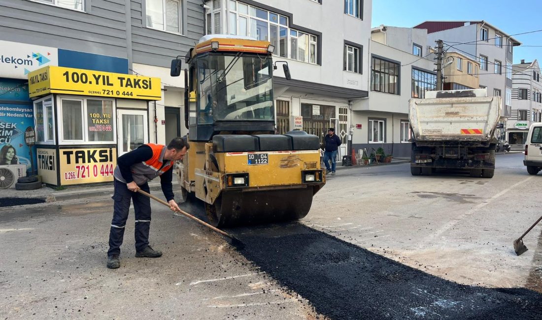 Bandırma’da yol güvenliği için çalışmalar hızlandırıldı Şehir genelinde ulaşımı iyileştirmek amacıyla yol yenileme çalışmalarına hız kesmeden
