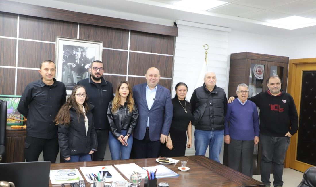 Başkan Palaz Gönen’in önemli projelerini basınla paylaştı 10 Ocak Gazeteciler Günü dolayısıyla basın çalışanlarıyla bir araya gelen