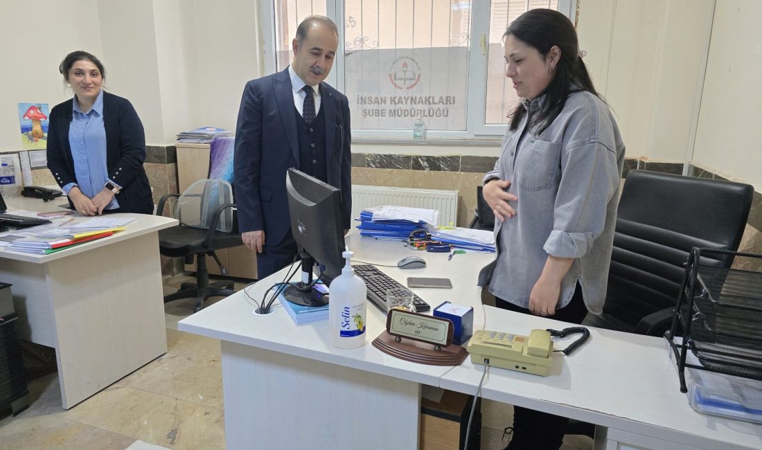 Aksakal, Bandırma’daki eğitim çalışmaları hakkında bilgi aldı Bandırma İlçe Milli Eğitim Müdürlüğü’nde yetkili personellerle bir araya gelen