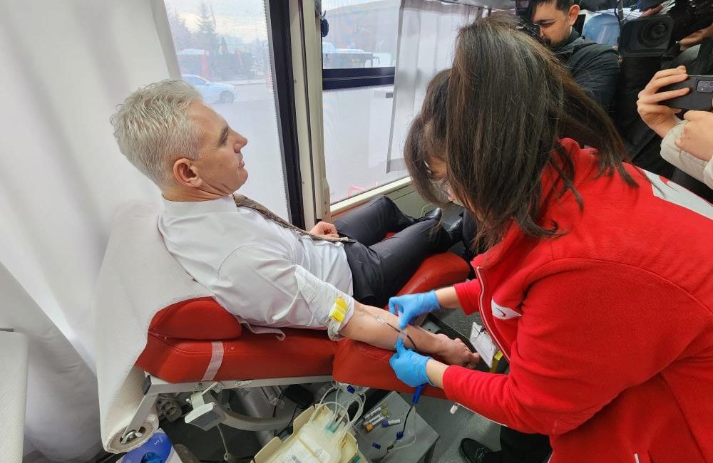 Balıkesir zabıtasından örnek davranış Balıkesir Büyükşehir Belediyesi Zabıta Daire Başkanlığı farkındalık oluşturabilmek adına kan