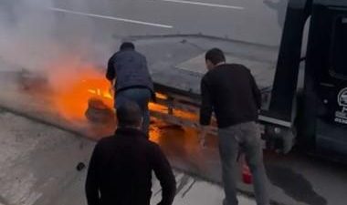 Balıkesir’de bir çekicinin lastiğinin patlaması sonucu jantın üzerinde ilerlemesi az
