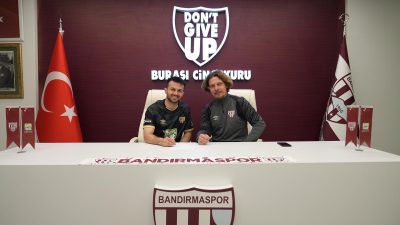Bandırmaspor, orta saha oyuncusu Murat Cem Akpınar ile 1,5 yıllık