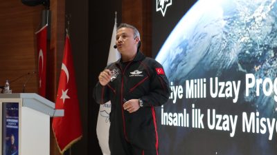 Türkiye’nin ilk astronotu Alper Gezeravcı, Bandırma Onyedi Eylül Üniversitesi’nde uzay